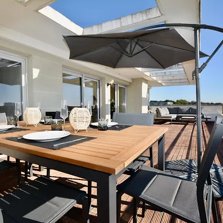 Διαμέρισμα Penthouse With Large Terrace Ac Parking And Close To Shops -benakey