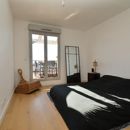 Penthouse With Large Terrace Ac Parking And Close To Shops -benakey Αντίμπ