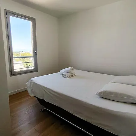 Penthouse With Large Terrace Ac Parking And Close To Shops -benakey Διαμέρισμα Αντίμπ