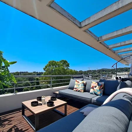 Διαμέρισμα Penthouse With Large Terrace Ac Parking And Close To Shops -benakey *