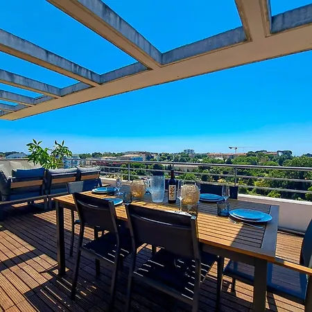 Penthouse With Large Terrace Ac Parking And Close To Shops -benakey * Αντίμπ